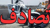 تصادف یک دستگاه تریلر و اتوبوس در کاشان 